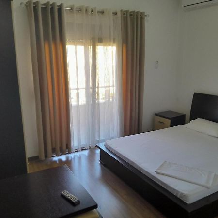 Hotel Yjet Pogradec Bagian luar foto
