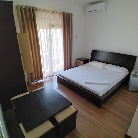 Hotel Yjet Pogradec Bagian luar foto