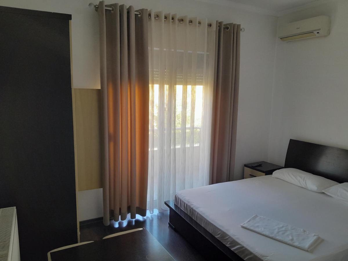 Hotel Yjet Pogradec Bagian luar foto