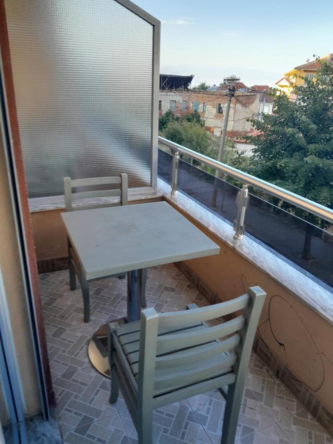 Hotel Yjet Pogradec Bagian luar foto